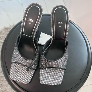 Bought in Dubai. Brand new. Never worn!